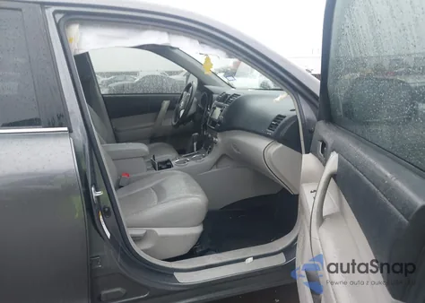 2013 Toyota Highlander Se V6 from USA, damaged, VIN 5TDZK3EH5DS136001